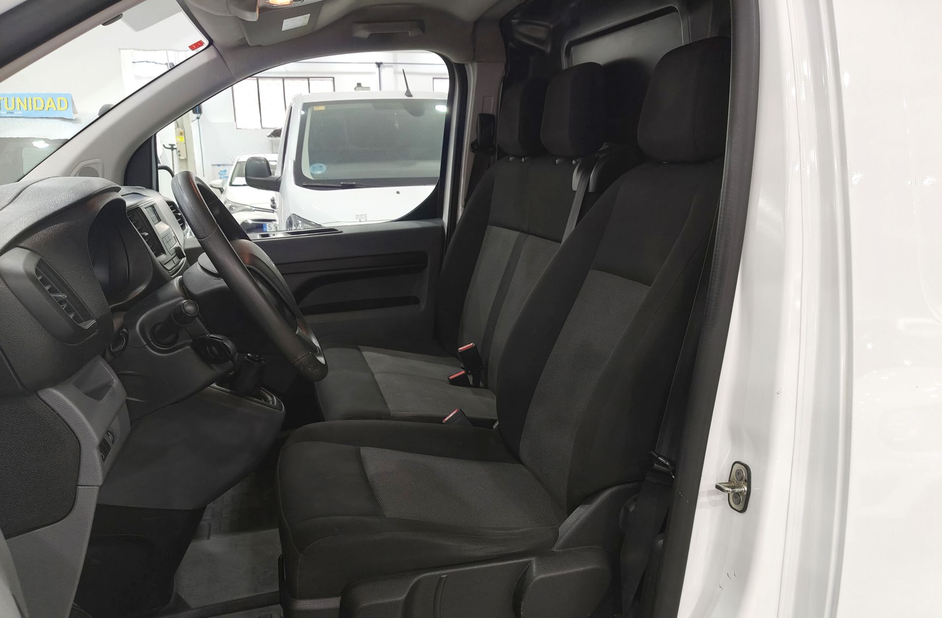Peugeot Expert Furgon BlueHDi 120 Pro Standard - foto 8