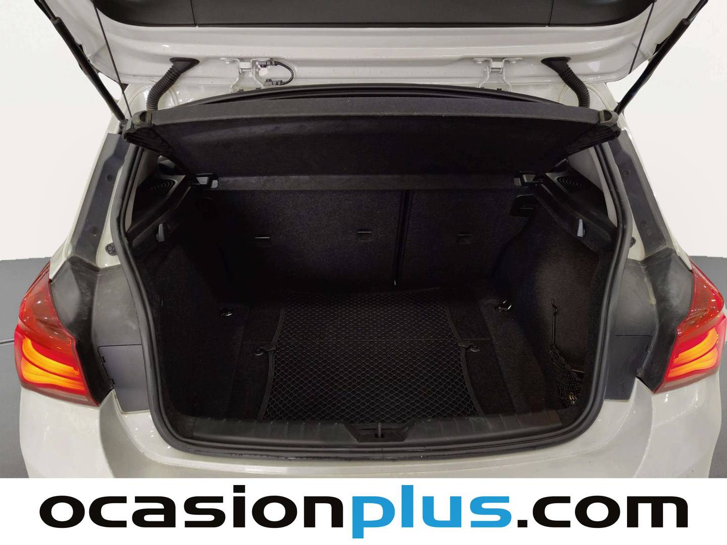 Fotos maletero BMW Serie 1 BMW Serie 1 118d (150 CV)