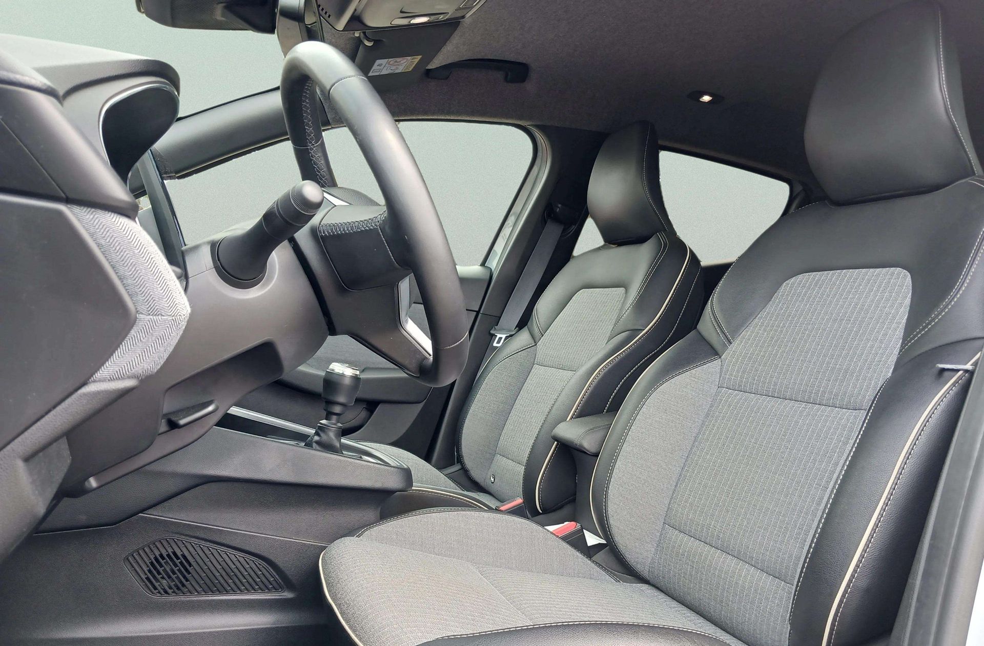 Renault Clio Techno TCe - foto 11