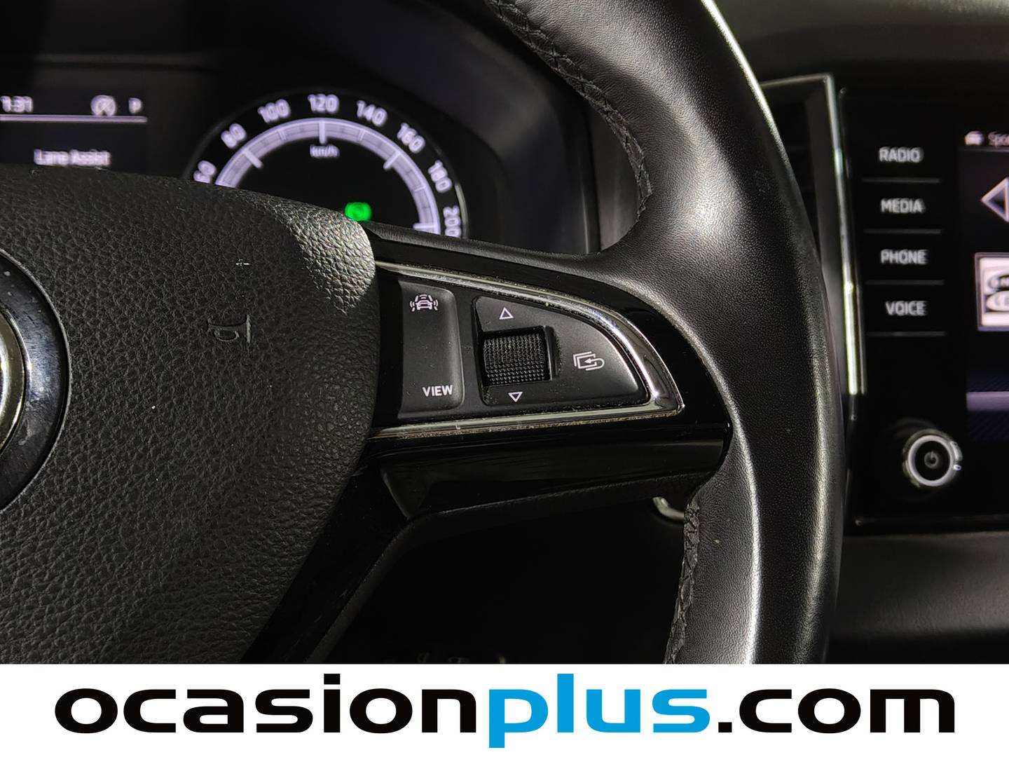 Foto Skoda Karoq Skoda Karoq 2.0 TDI Ambition 4X4 DSG (150 CV)