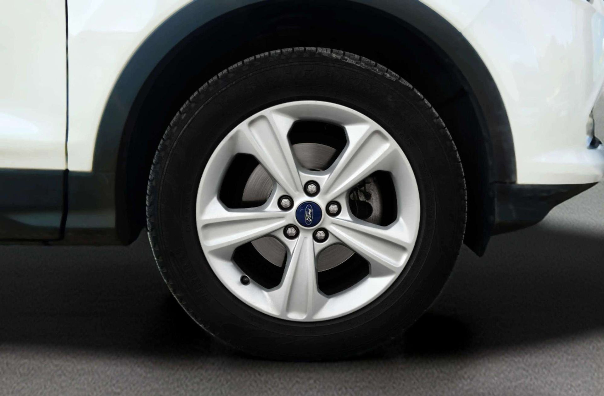 Ford Kuga 1.5 EcoBoost Trend 4x2 - foto 32