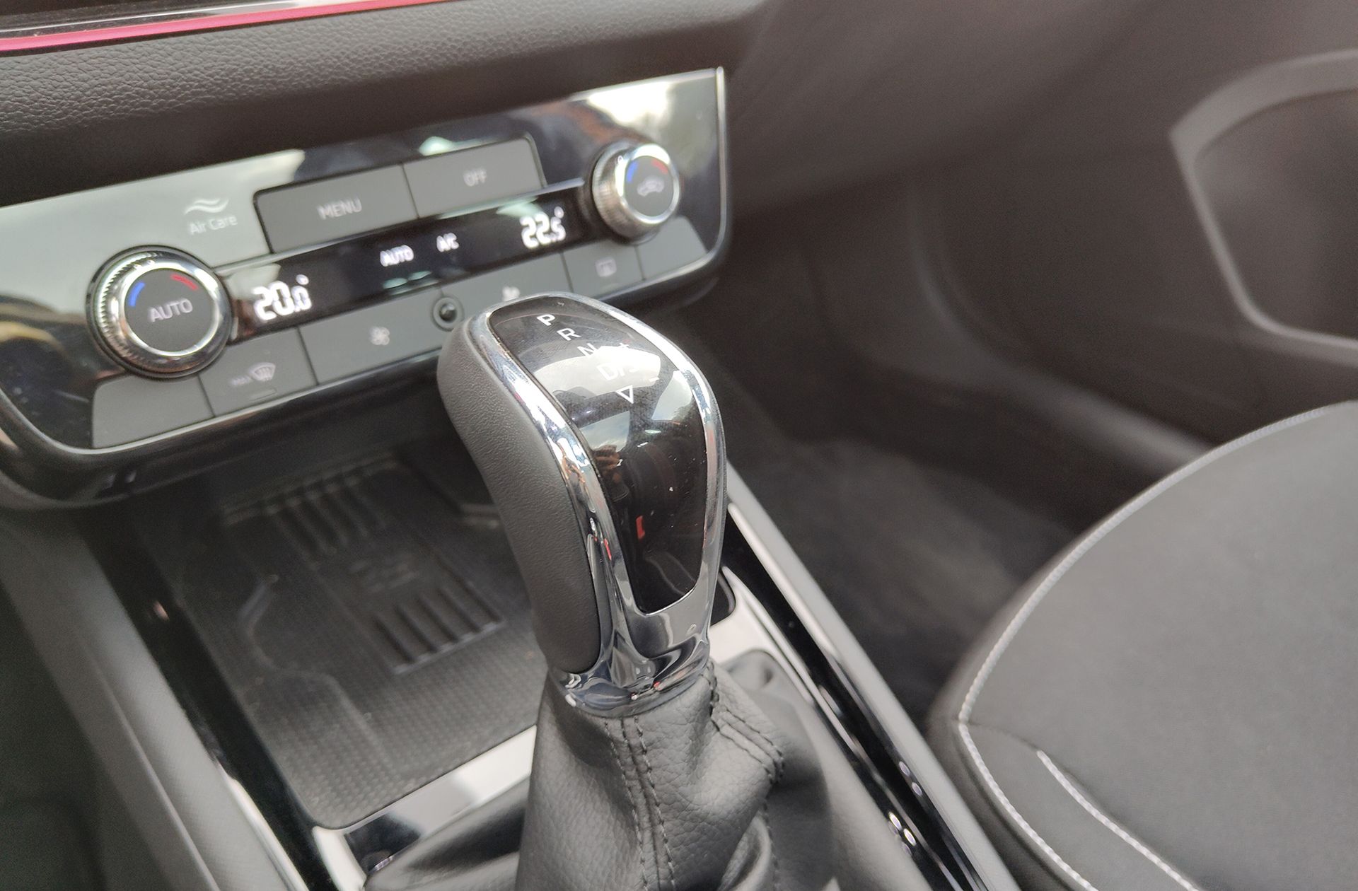 Škoda Kamiq 1.5 TSI Montecarlo DSG - foto 6