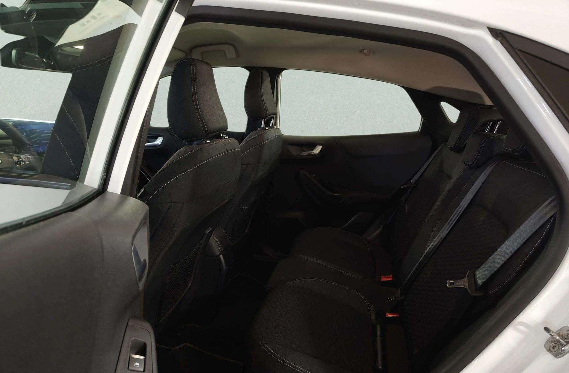 Ford Puma 1.0 EcoBoost Titanium - foto 12