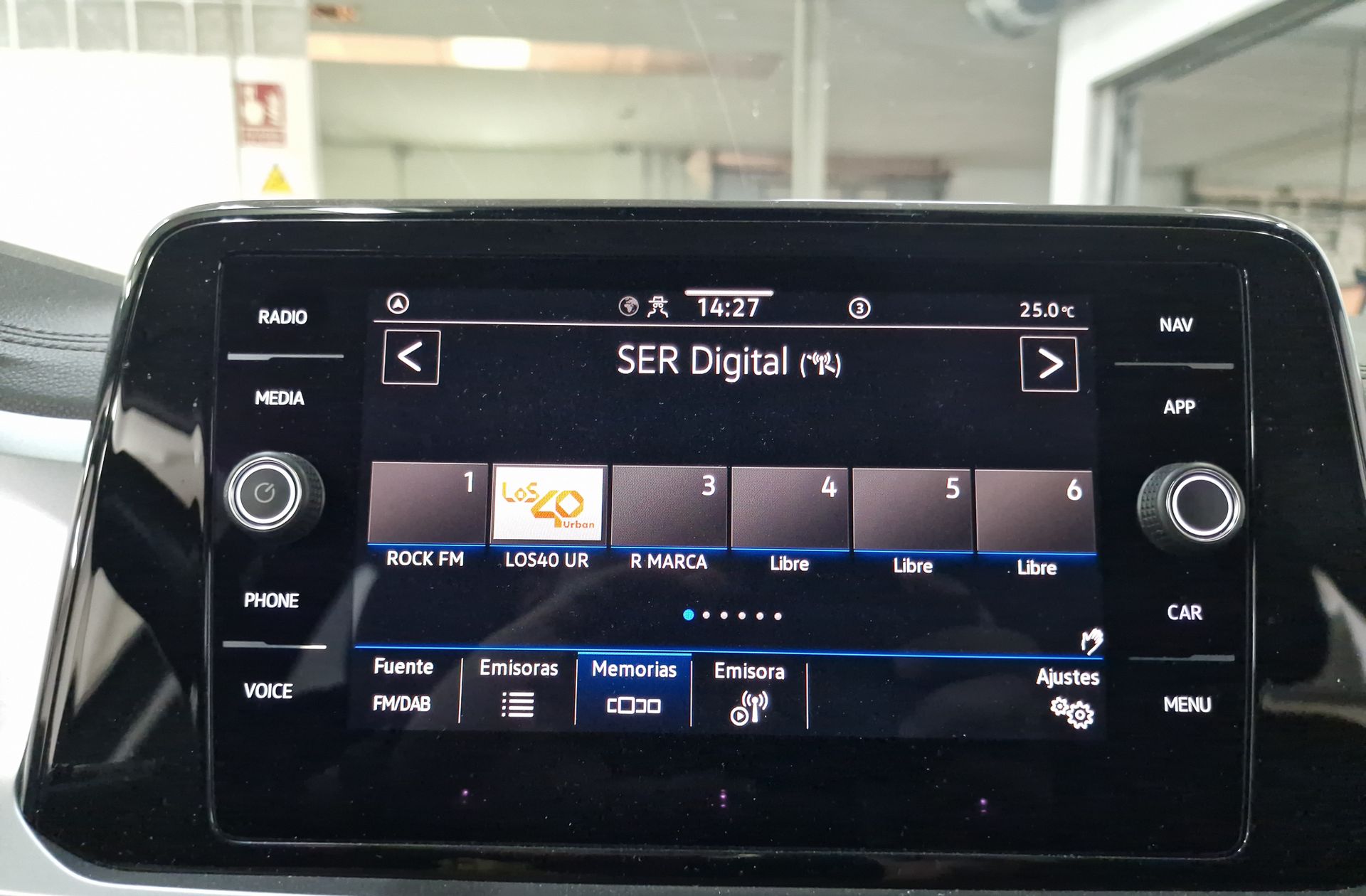 Volkswagen T-Roc Life 1.0 TSI - foto 36