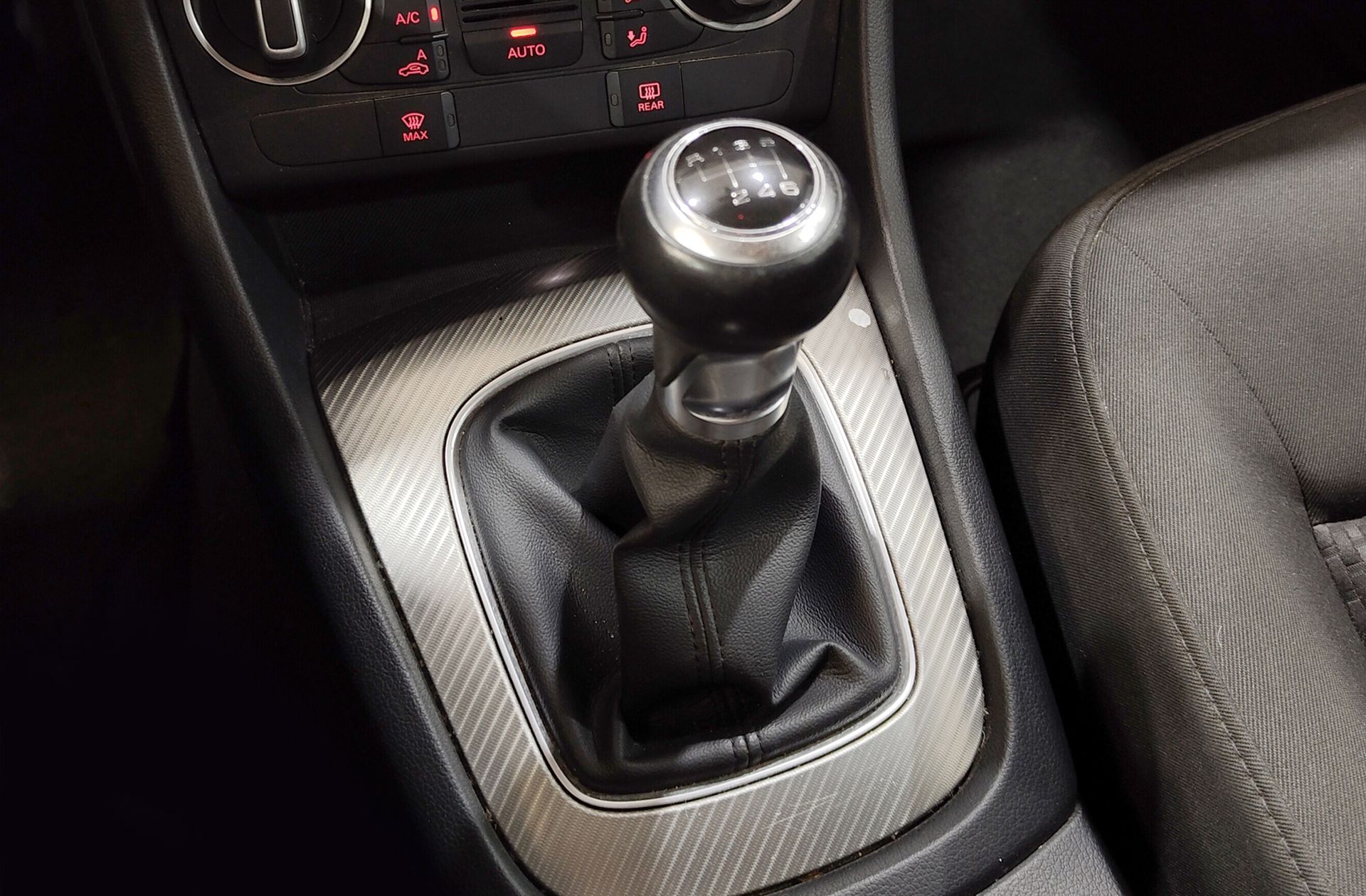Audi Q3 design edition 2.0 TDI - foto 5
