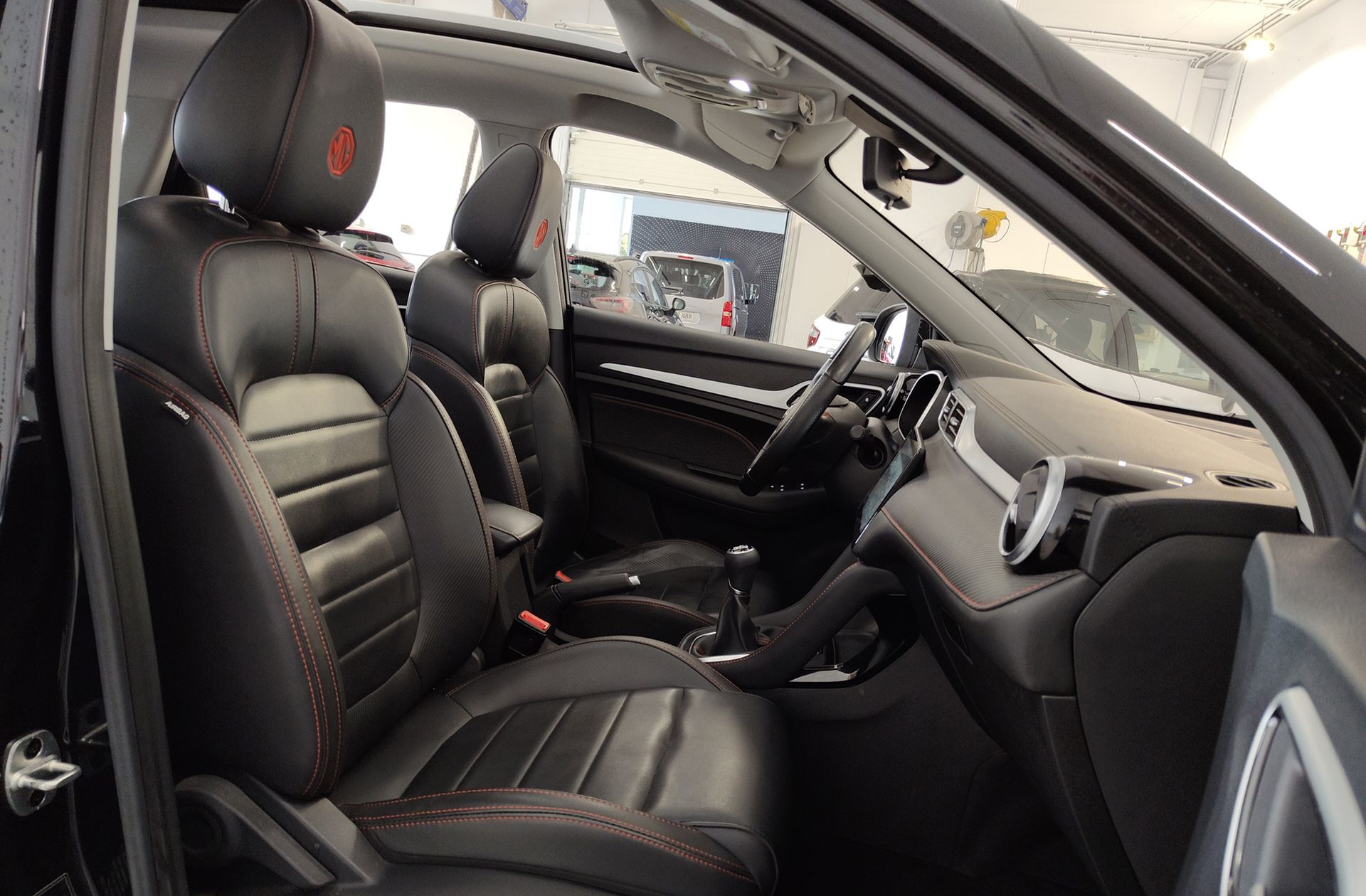 MG ZS 1.0T Luxury - foto 20