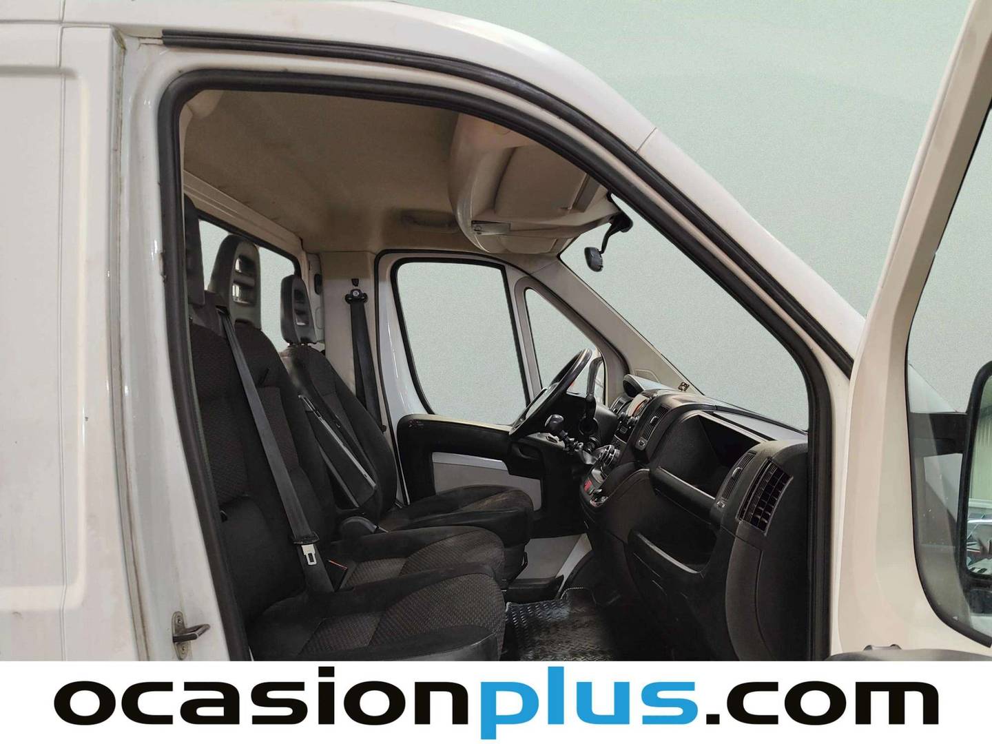 Foto asientos traseros Citroën Jumper Citroën Jumper Chasis BlueHDi 130 35 L3 (131 CV)