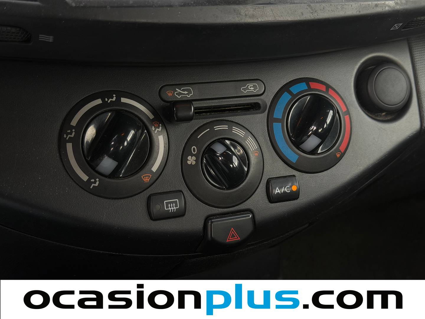 Extras y acabados del Nissan Micra Nissan Micra 1.2 Visia (80 CV)