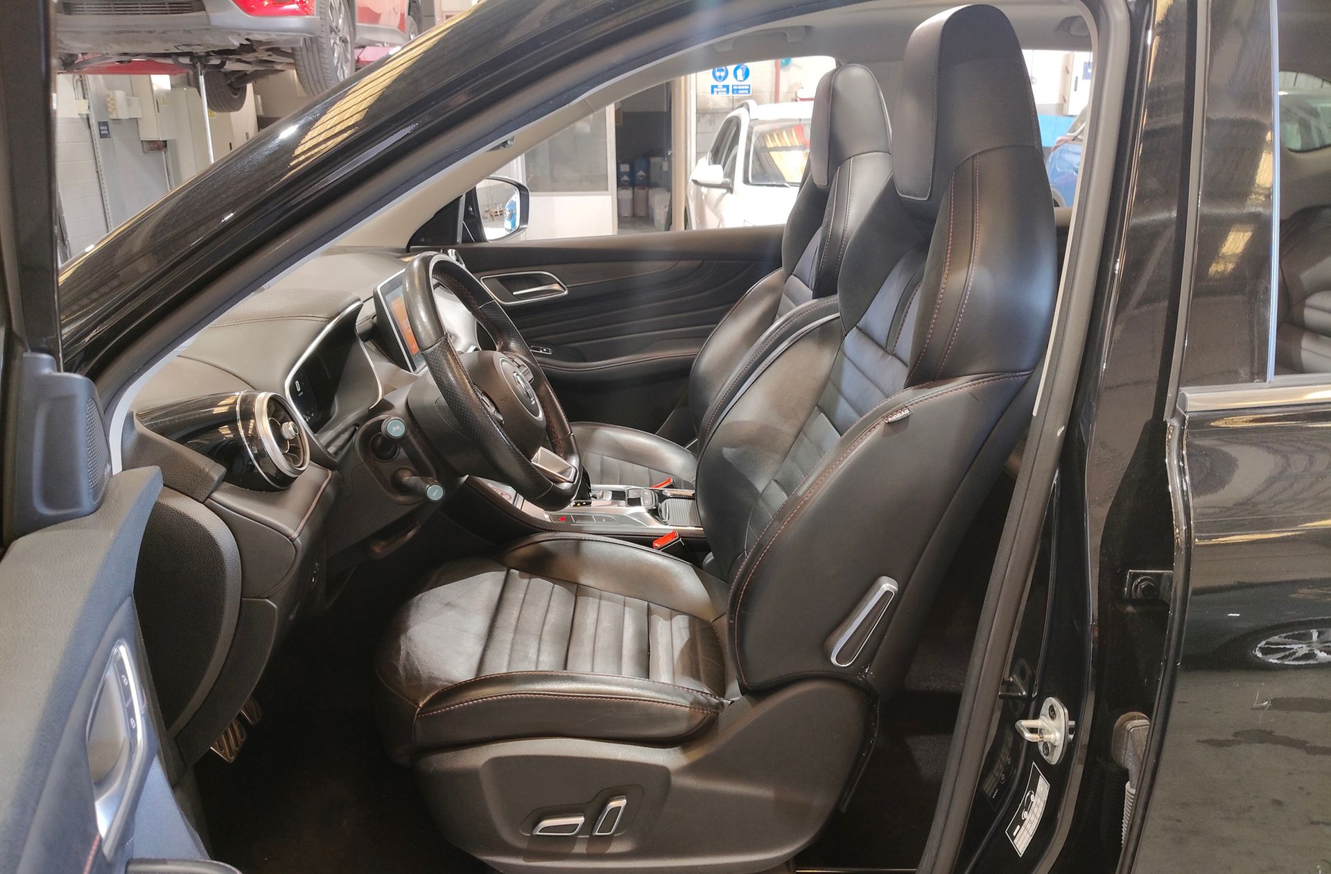 MG EHS 1.5 T-GDi PHEV Luxury - foto 12
