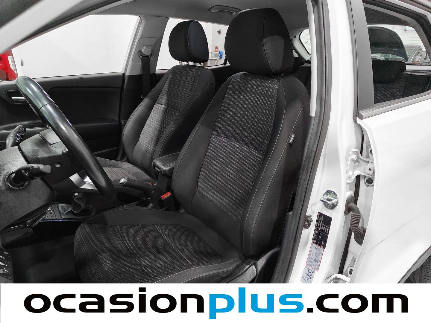 Foto KIA Stonic Kia Stonic 1.0 T-GDi MHEV Drive iMT (120 CV)