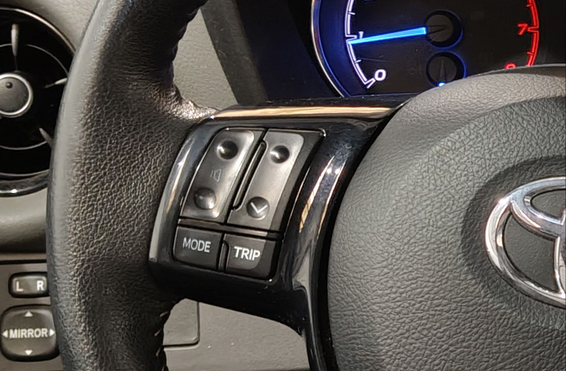 Toyota Yaris 1.5 Active Tech - foto 25