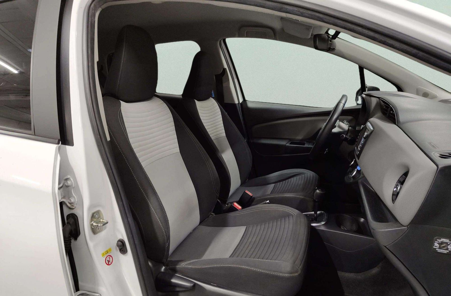 Toyota Yaris 1.5 Hybrid Active - foto 18