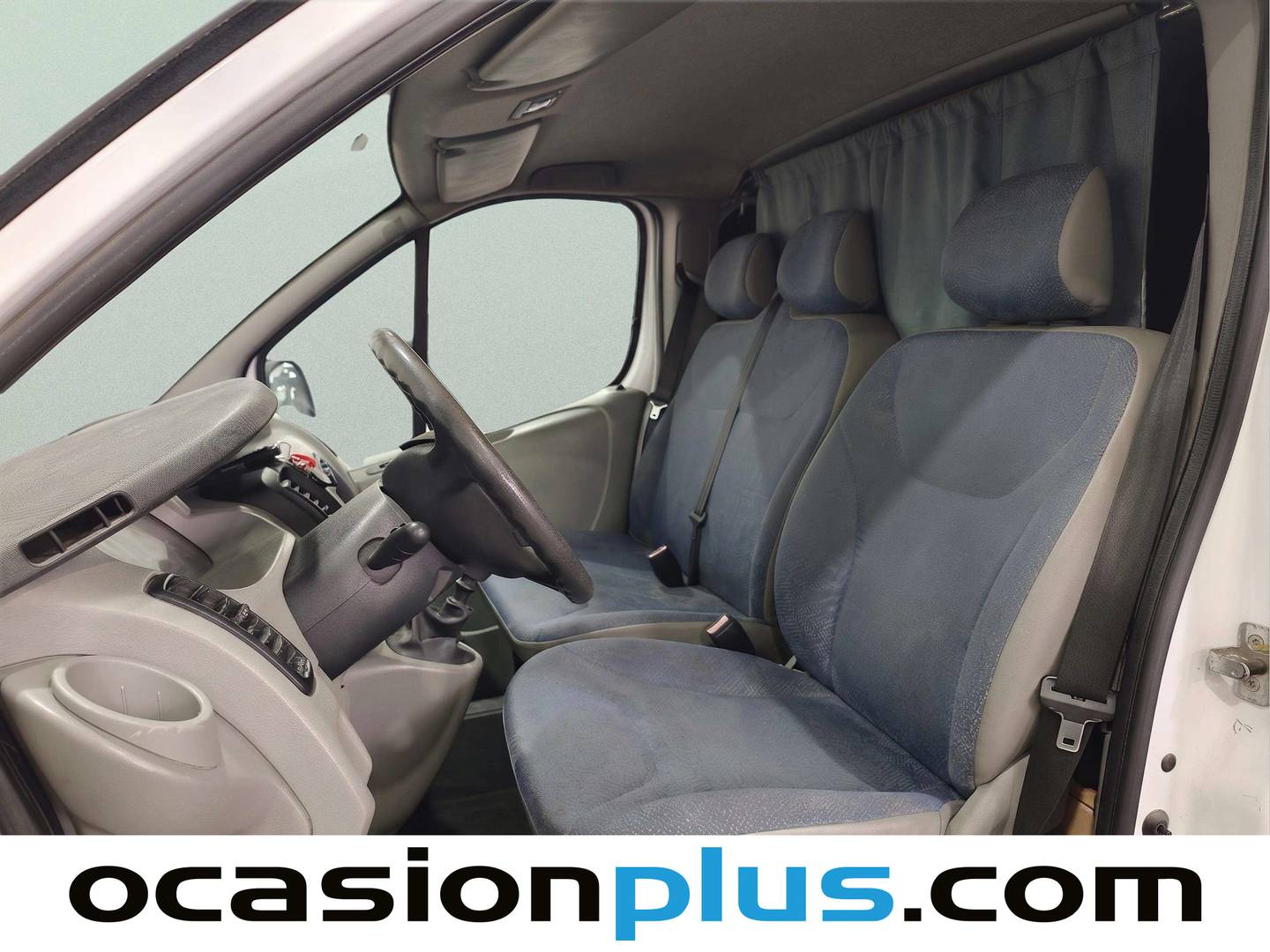 Foto asientos traseros Nissan Primastar Nissan Primastar Furgón 1.9 dCi (82 CV) 3 Plazas Semicamperizado