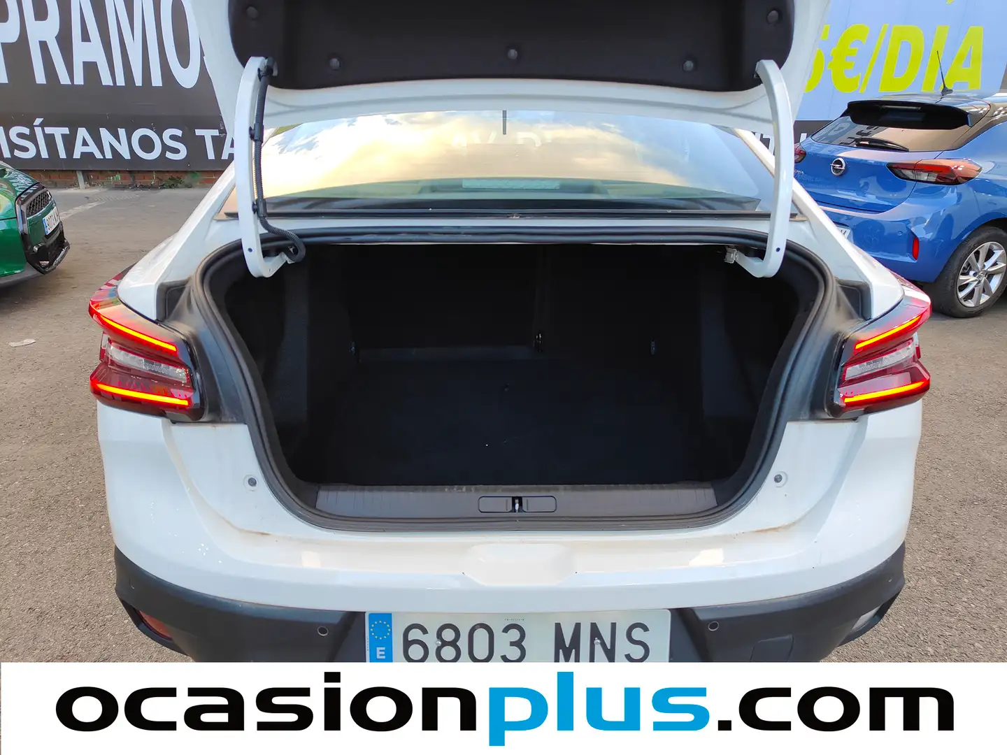 Foto Citroën C4 X Citroen C4 X PureTech 100 S&S 6v You  (102 CV)