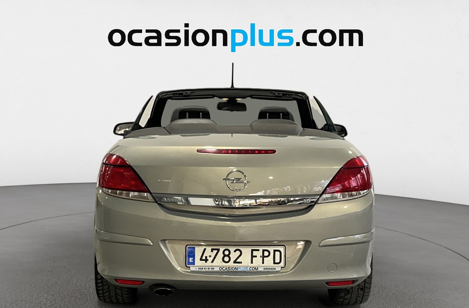 Opel Astra 1.8 Twin Top Cosmo - foto 12