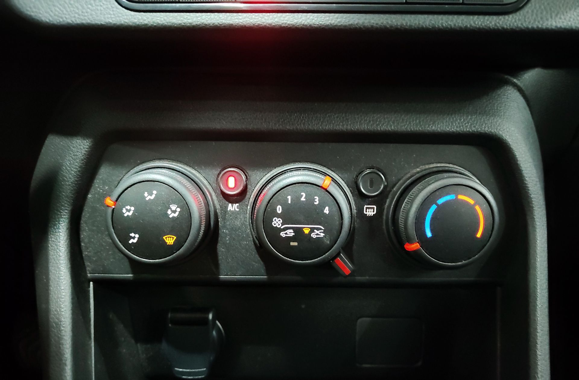 Dacia Sandero Expression TCe - foto 27