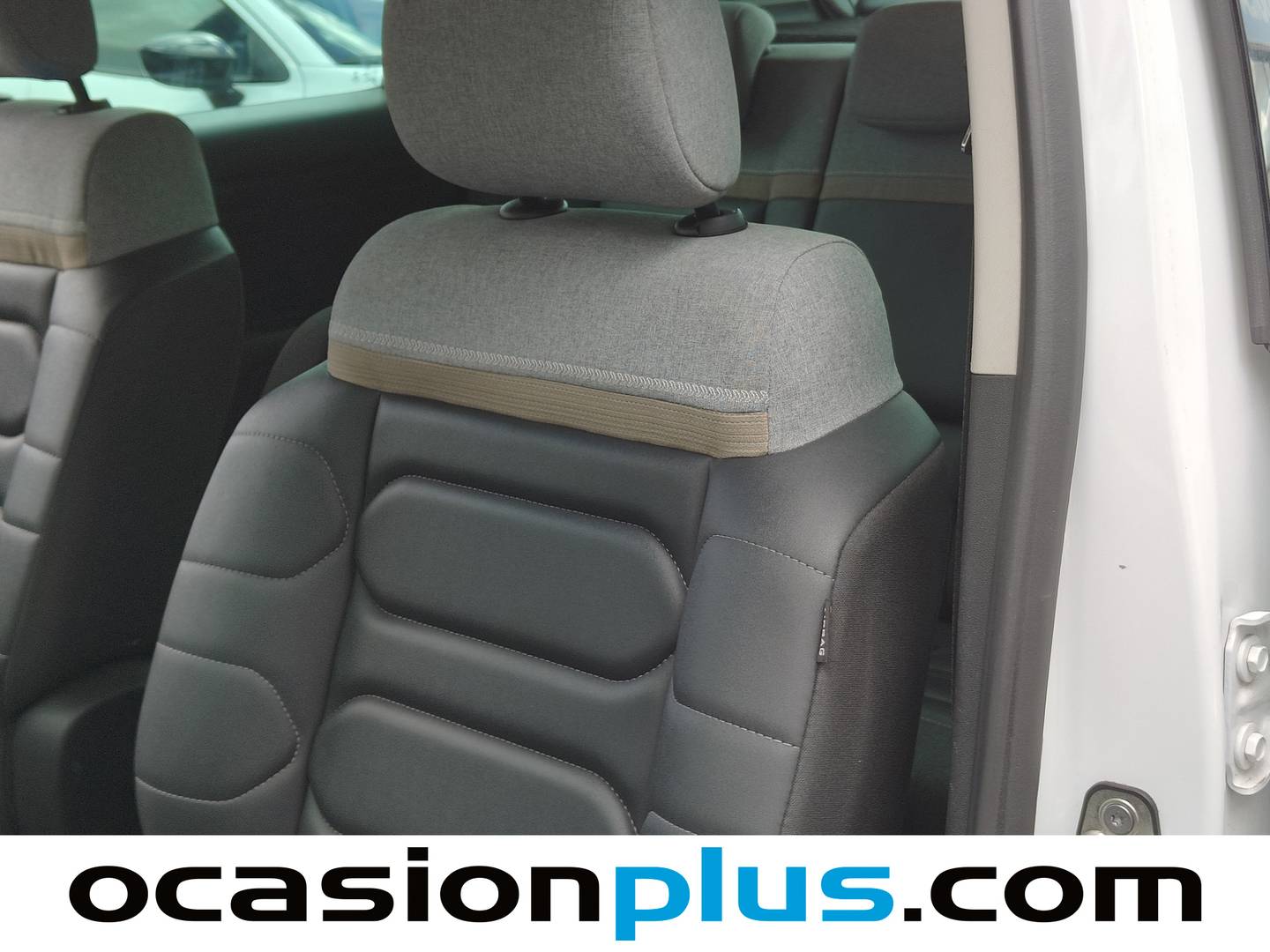 Foto Citroën C3 Aircross Citroen C3 Aircross PureTech 130 Shine Pack EAT6 (131 CV)