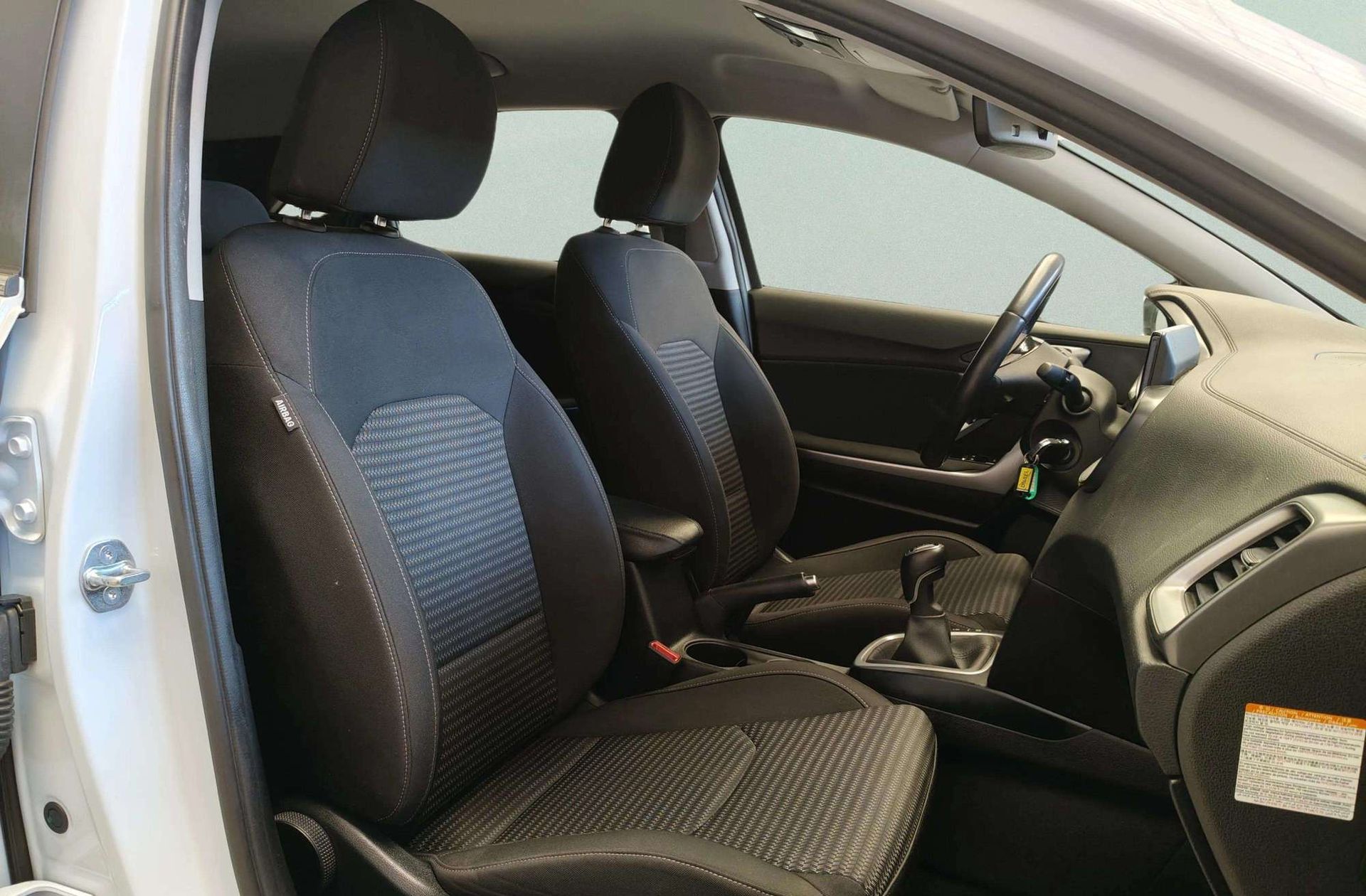 Kia Ceed 1.6 MHEV iMT Drive - foto 19
