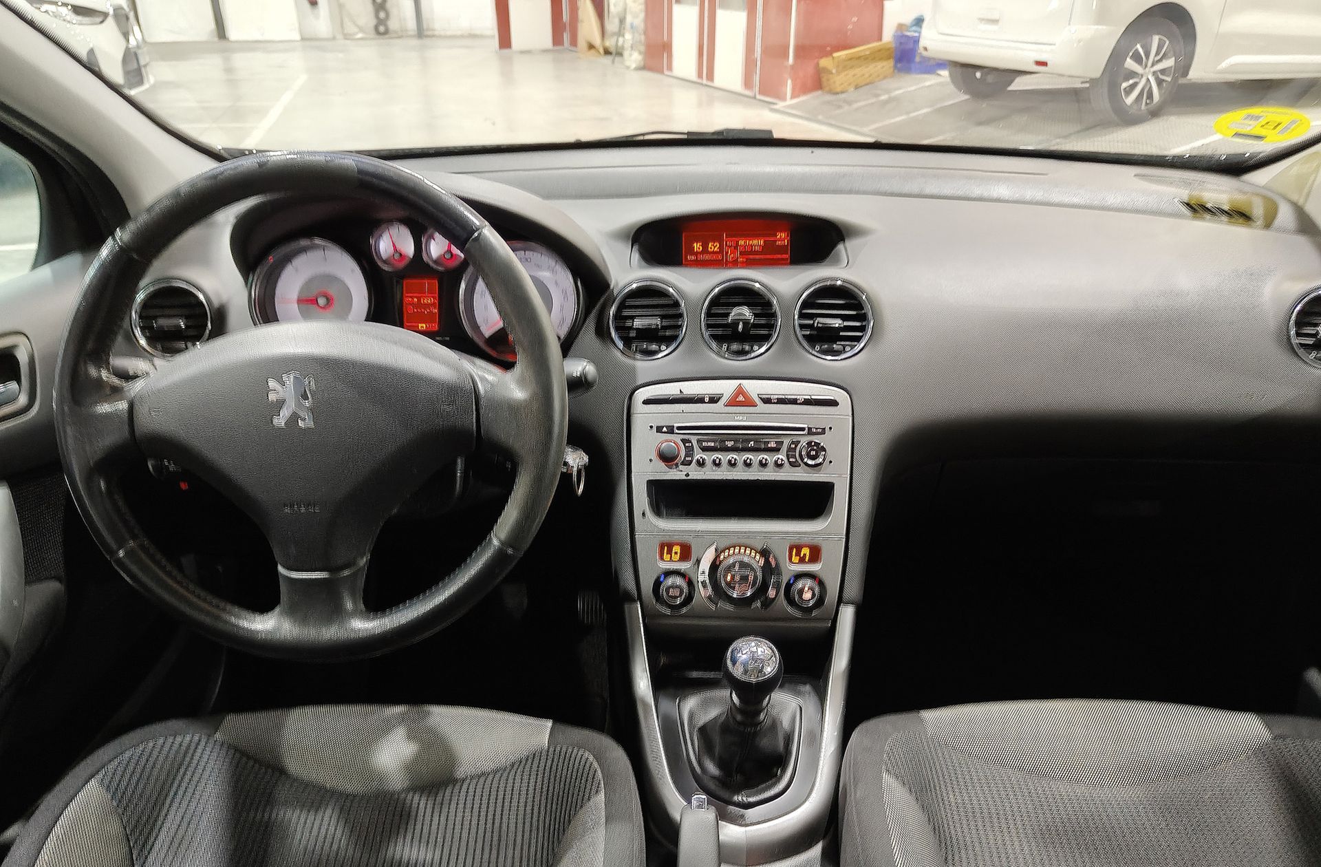 Peugeot 308 1.6 HDi FAP Premium - foto 6
