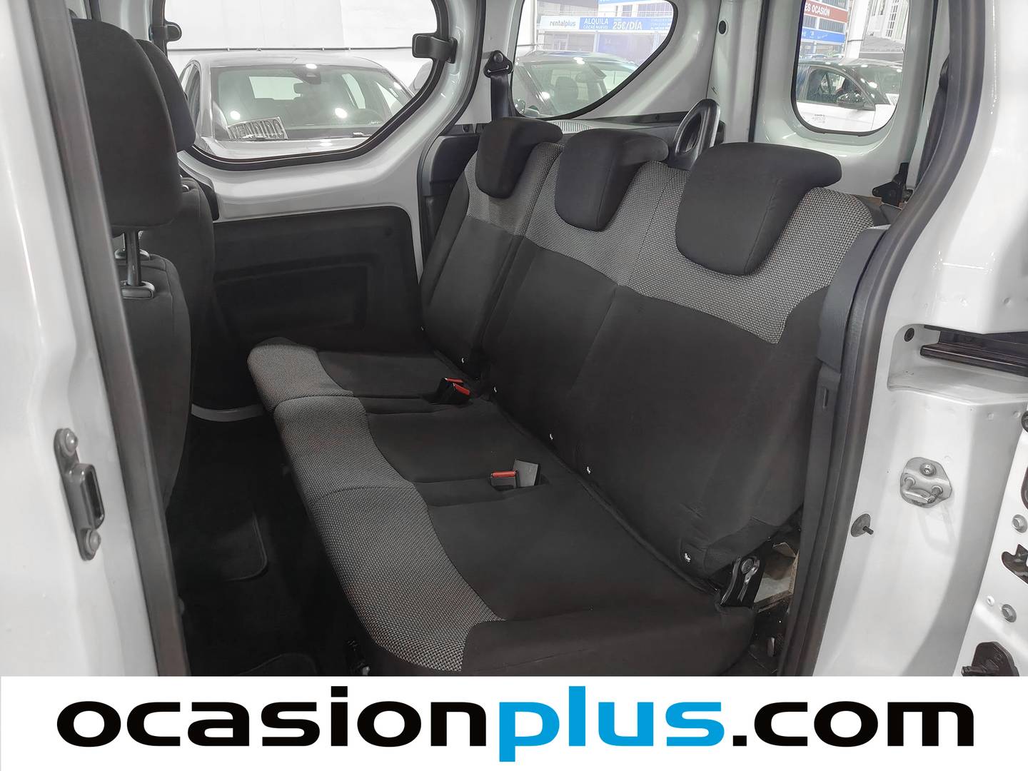 Foto asientos traseros Dacia Dokker Dacia Dokker Essential Blue dCi (95 CV)