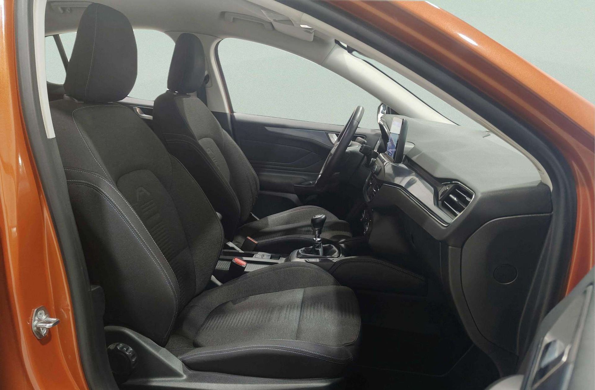 Ford Focus 1.0 EcoBoost Active - foto 23