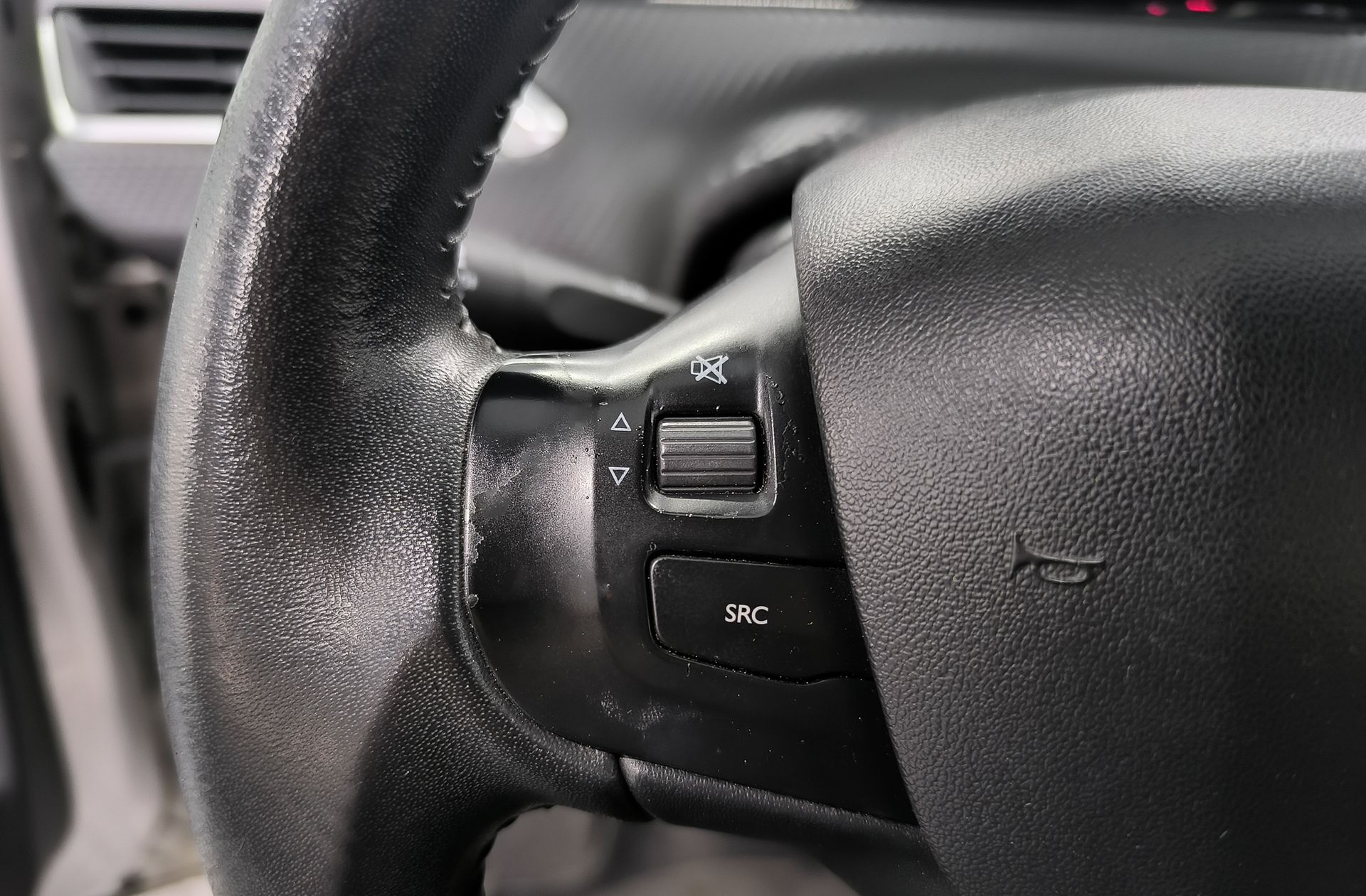 Peugeot 208 1.6 BlueHDi Style - foto 21