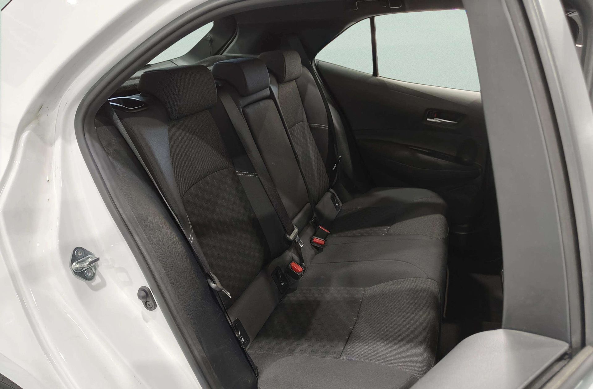 Toyota Corolla 140H Active Plus - foto 17