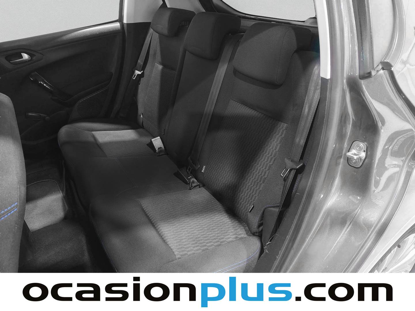 Foto asientos traseros Peugeot 208 Peugeot 208 5P Signature 1.2L PureTech (82CV)