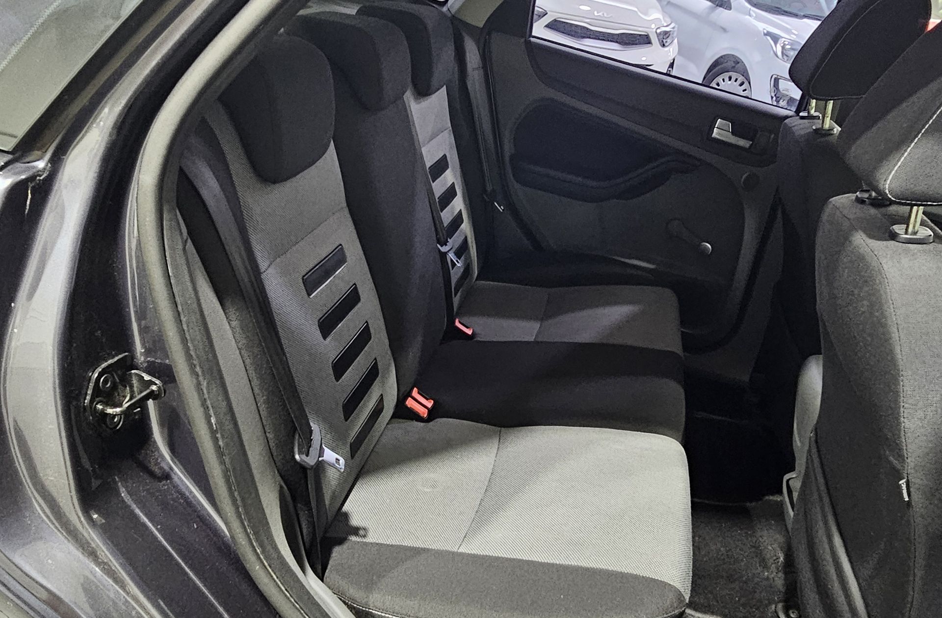 Ford Focus 1.6 TDCi Trend - foto 13