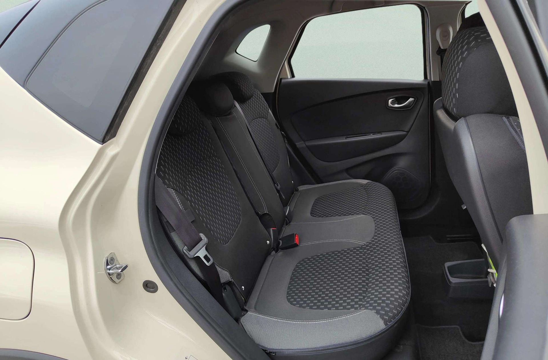 Renault Captur Zen TCe - foto 16