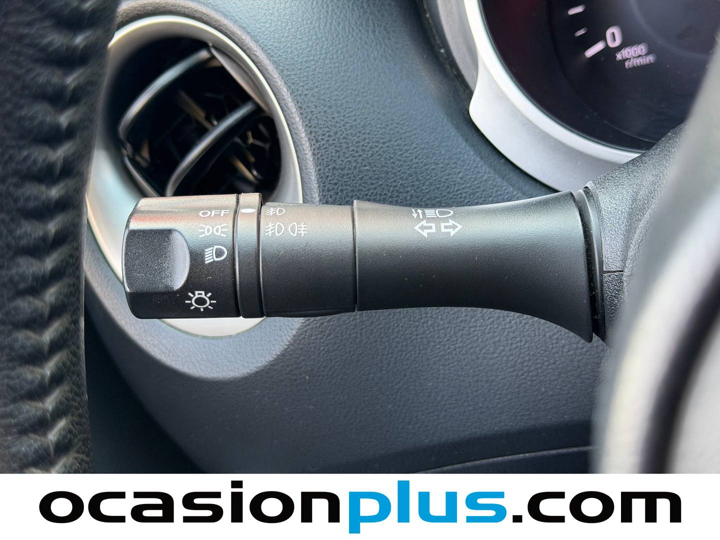 Extras y acabados del Nissan JUKE Nissan Juke 1.5 dCi Acenta 4x2 (110 CV)