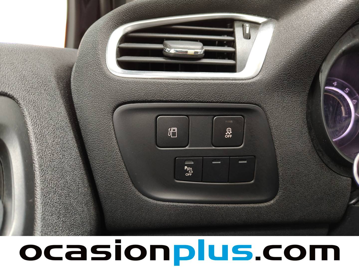 Equipamiento del Citroën C4 Citroën C4 PureTech 110 Live Edition (110 CV)