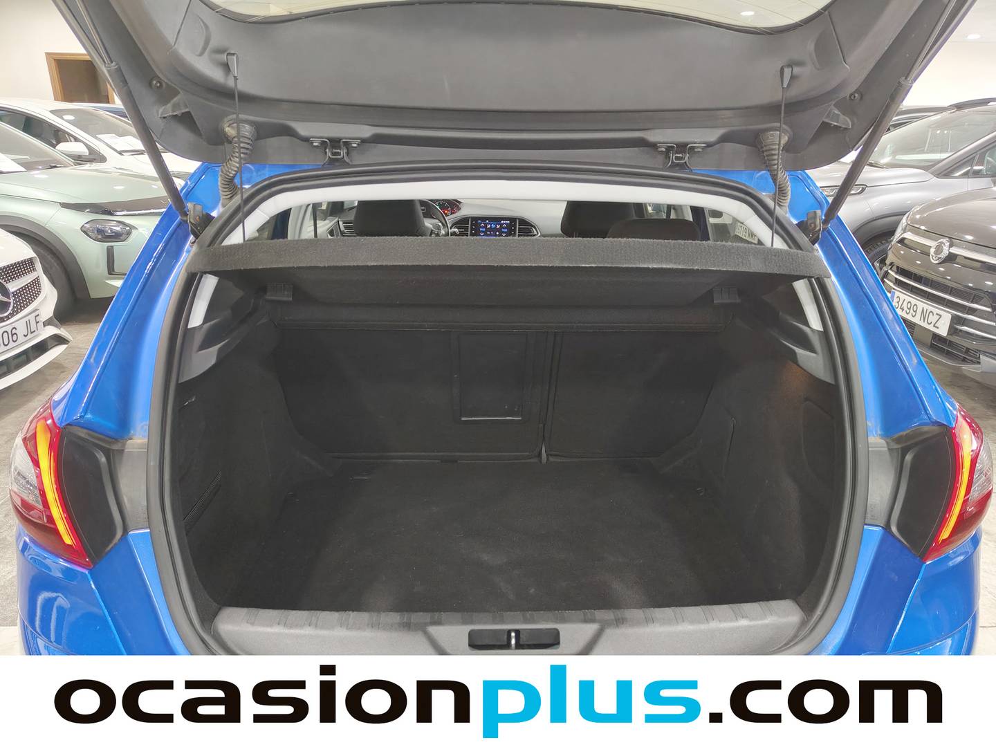 Foto Peugeot 308 Peugeot 308 Allure Pack BlueHDi 130 S&S EAT8 (130 CV)