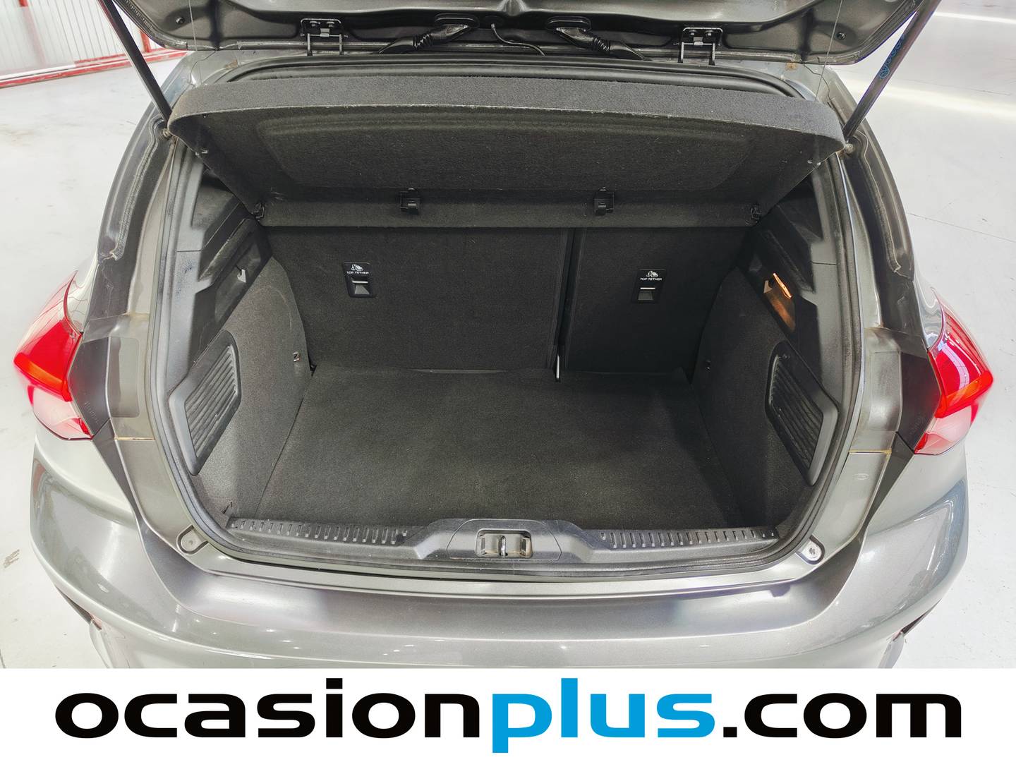 Fotos maletero Ford Focus Ford Focus 1.0 Ecoboost MHEV ST-Line (125 CV)