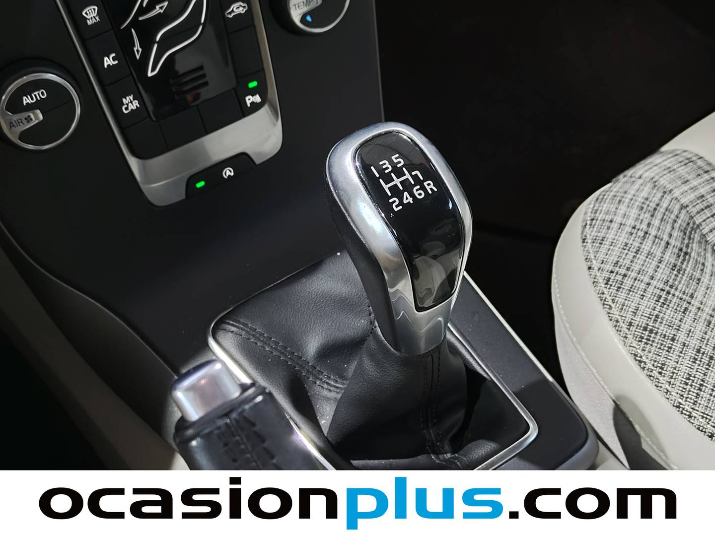 Foto Volvo V40 Volvo V40 D2 Momentum(120 CV)