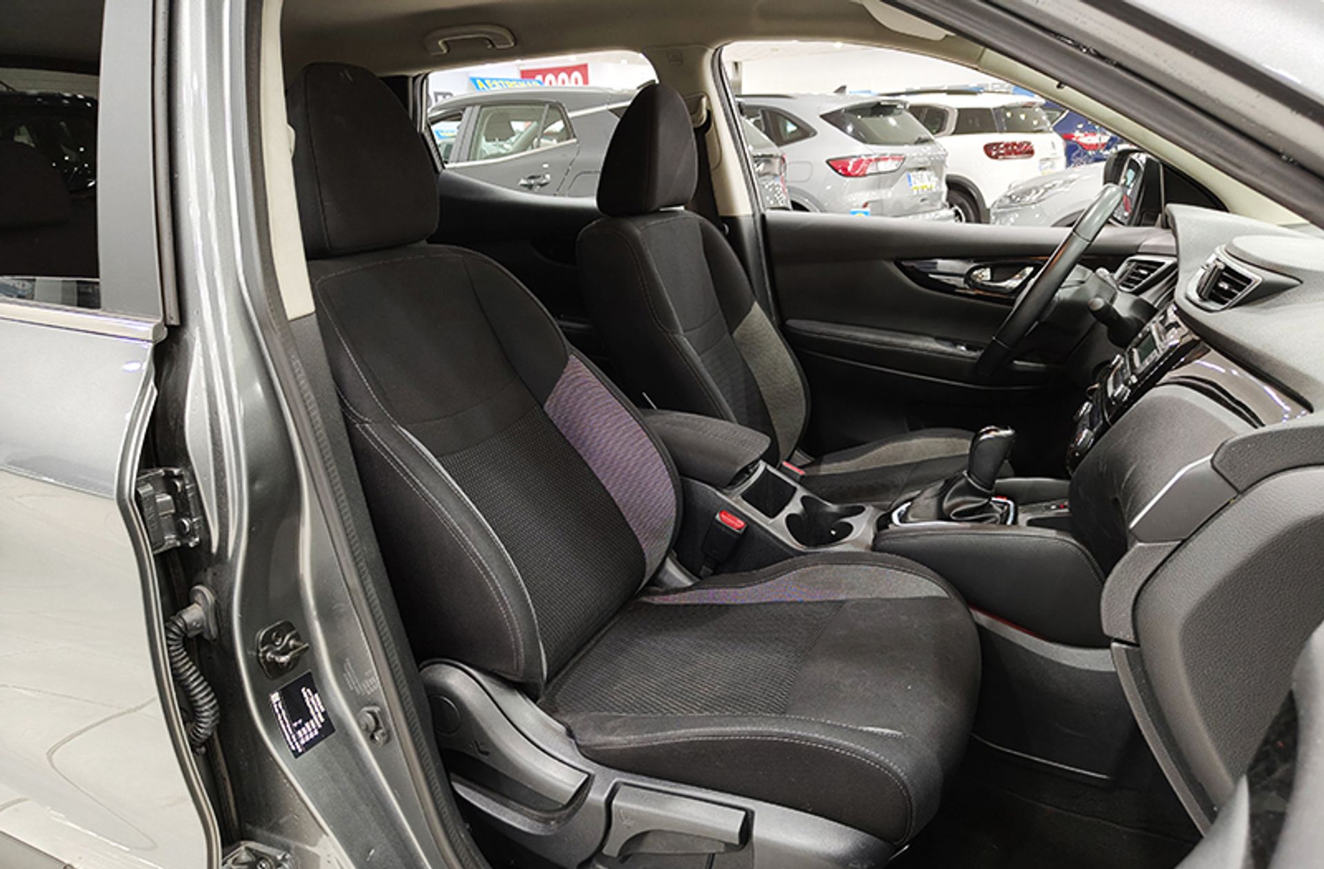 Nissan Qashqai DIG-T 115 Acenta 4x2 XTronic - foto 14