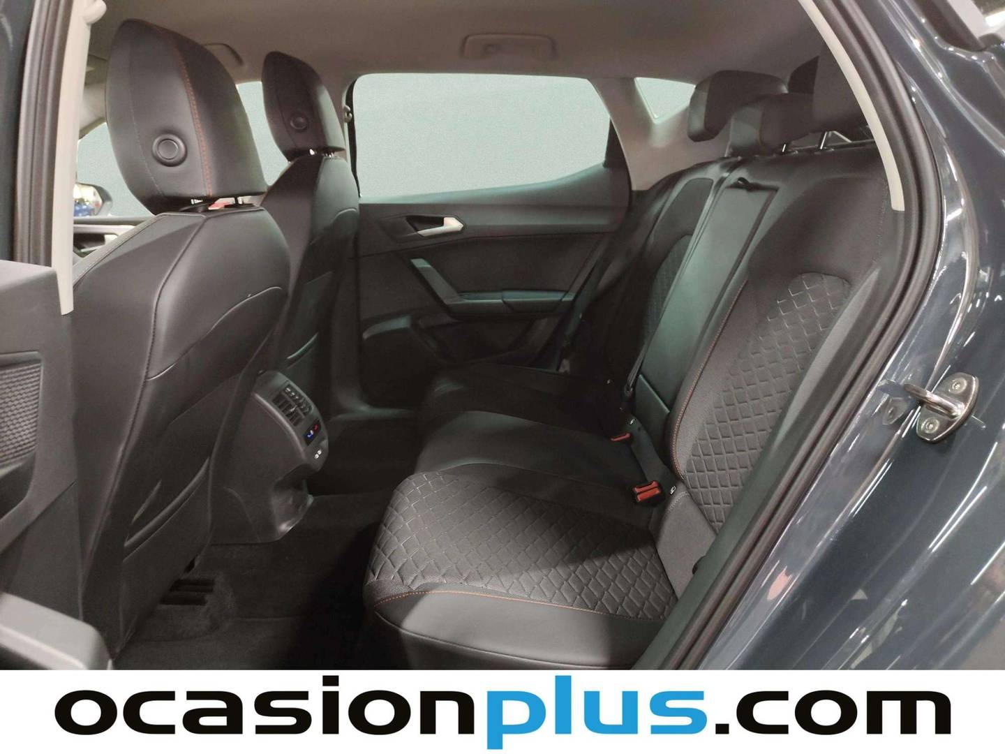 Foto asientos traseros Seat León Seat León 2.0 TDI S&S FR XS DSG (150 CV)