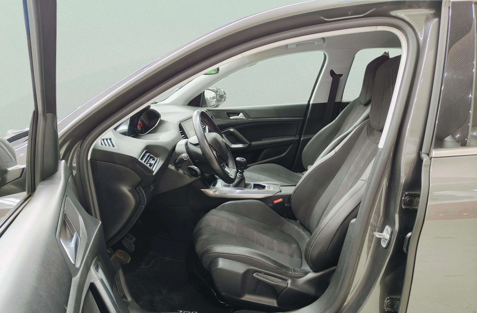 Peugeot 308 BlueHDi 130 Allure - foto 12