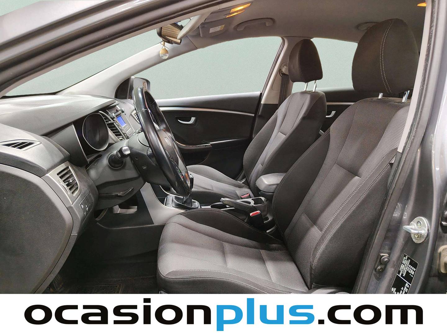 Foto asientos delanteros Hyundai i30 Hyundai i30 1.4 CRDI Tecno (90 CV)