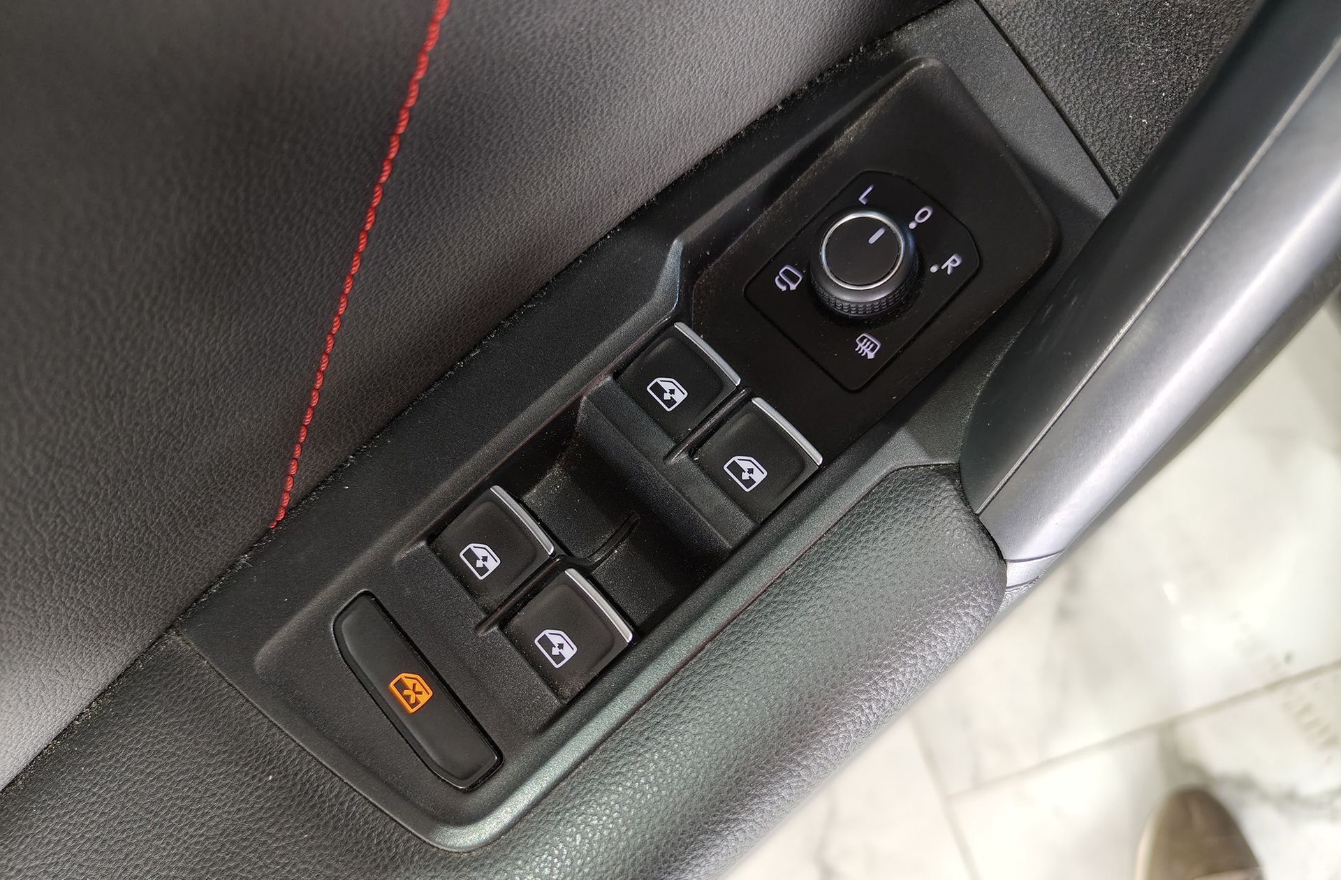 Volkswagen Tiguan Urban Sport 1.5 TSI - foto 30
