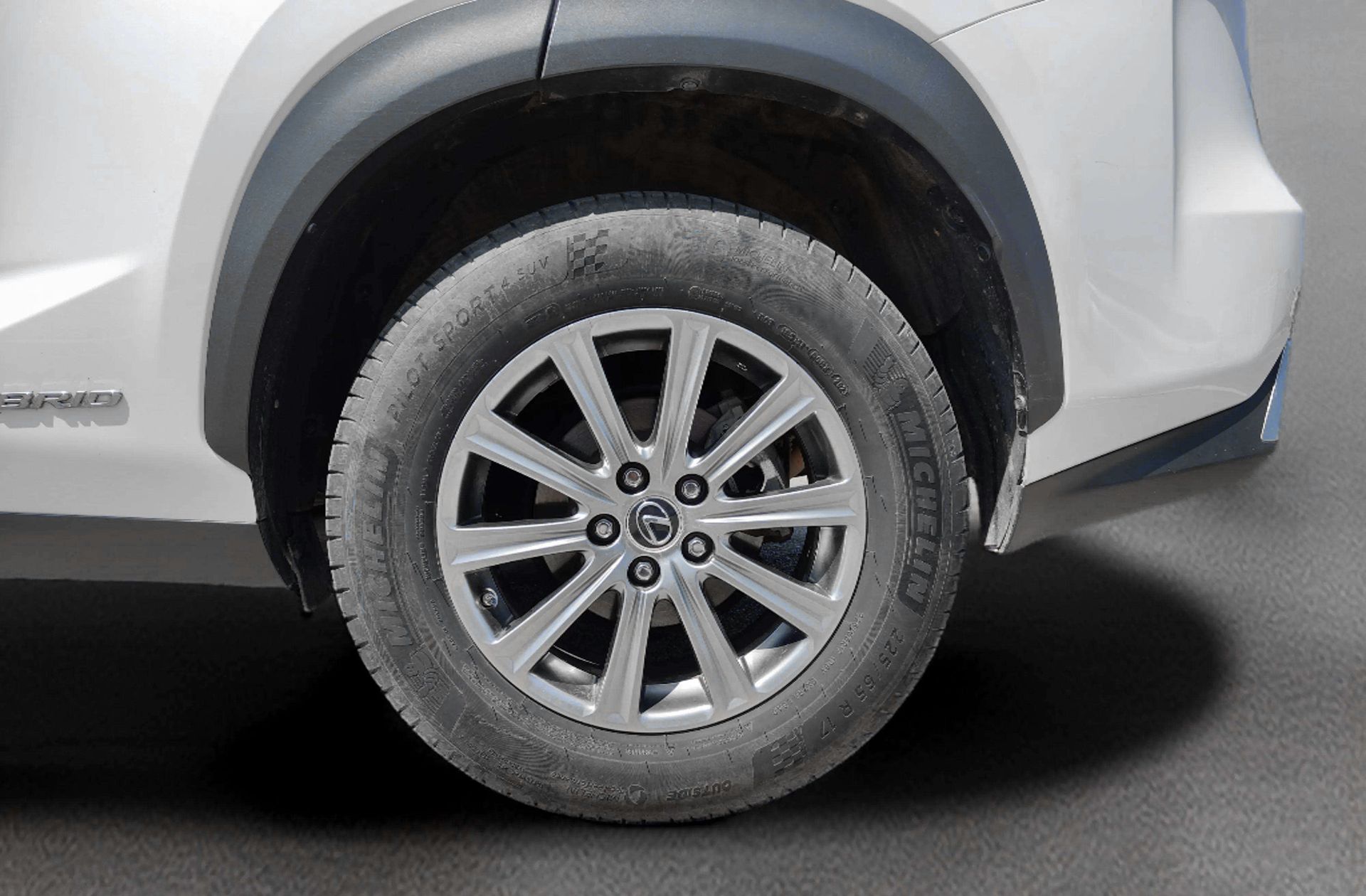 Lexus NX 300h Eco 2WD - foto 34