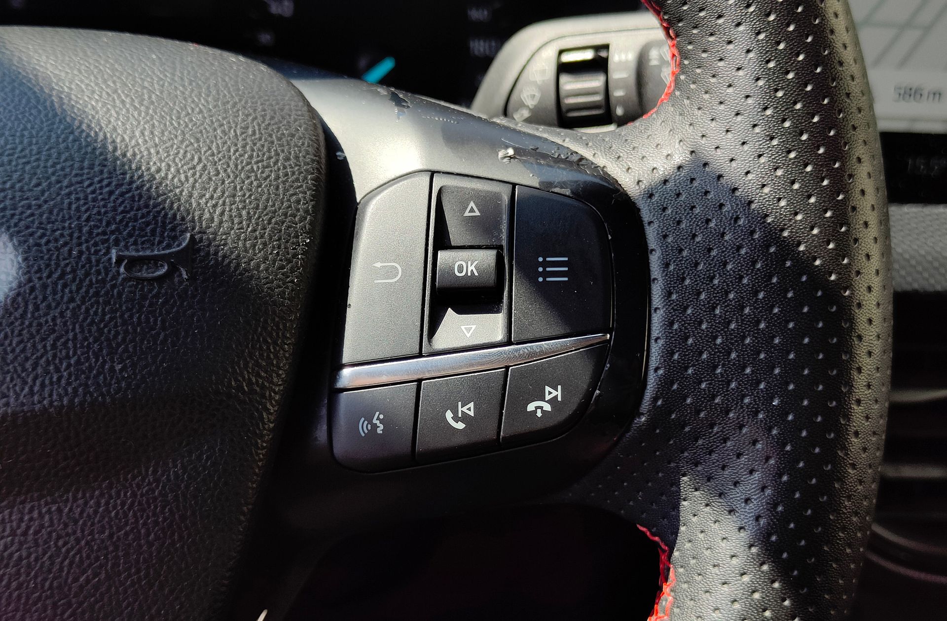 Ford Focus 1.0 EcoBoost MHEV ST-Line - foto 31