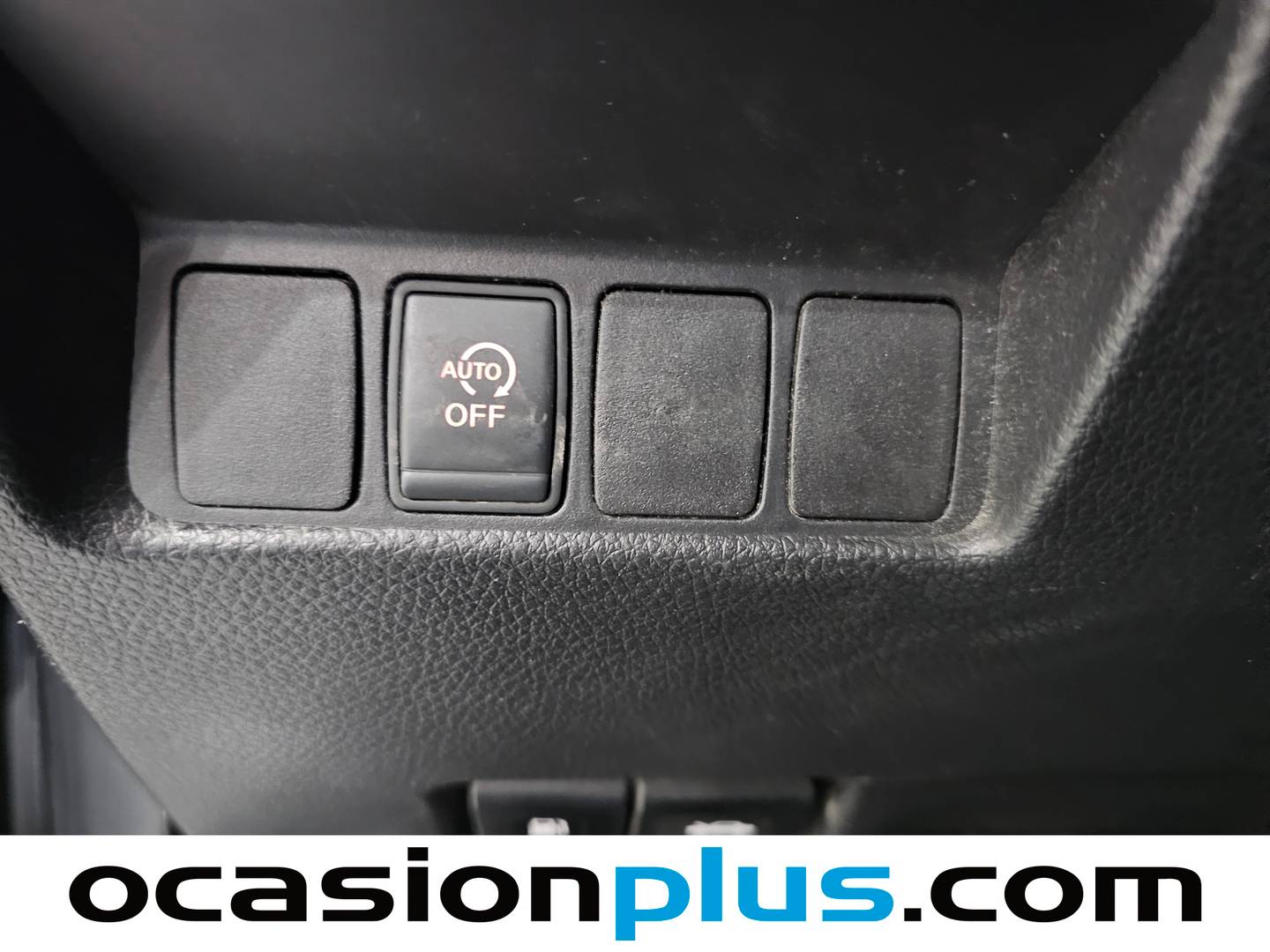 Extras y acabados del Nissan QASHQAI Nissan Qashqai dCi 110 S&S Acenta 4x2 (110 CV)