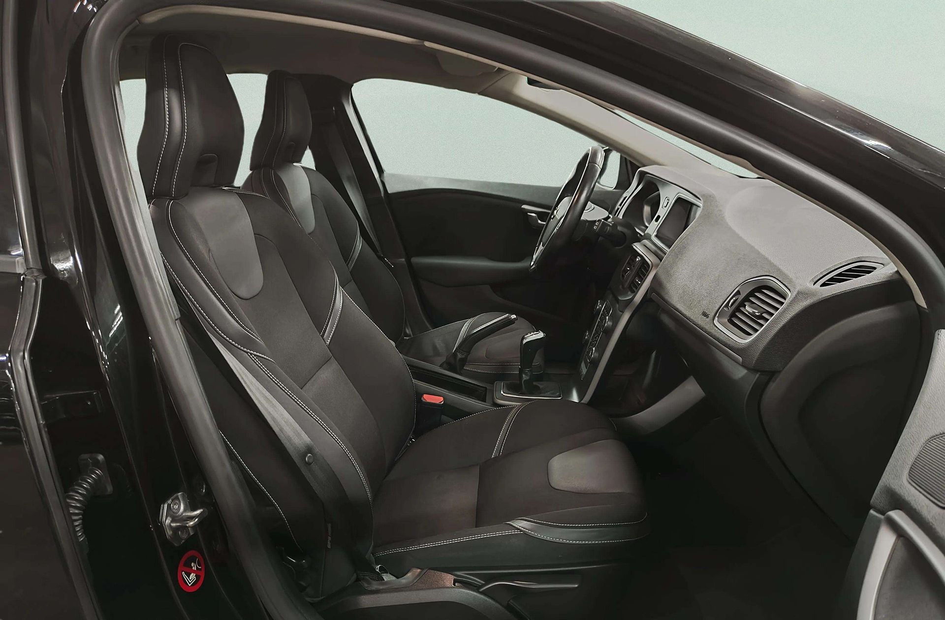 Volvo V40 2.0 D3 Momentum - foto 16
