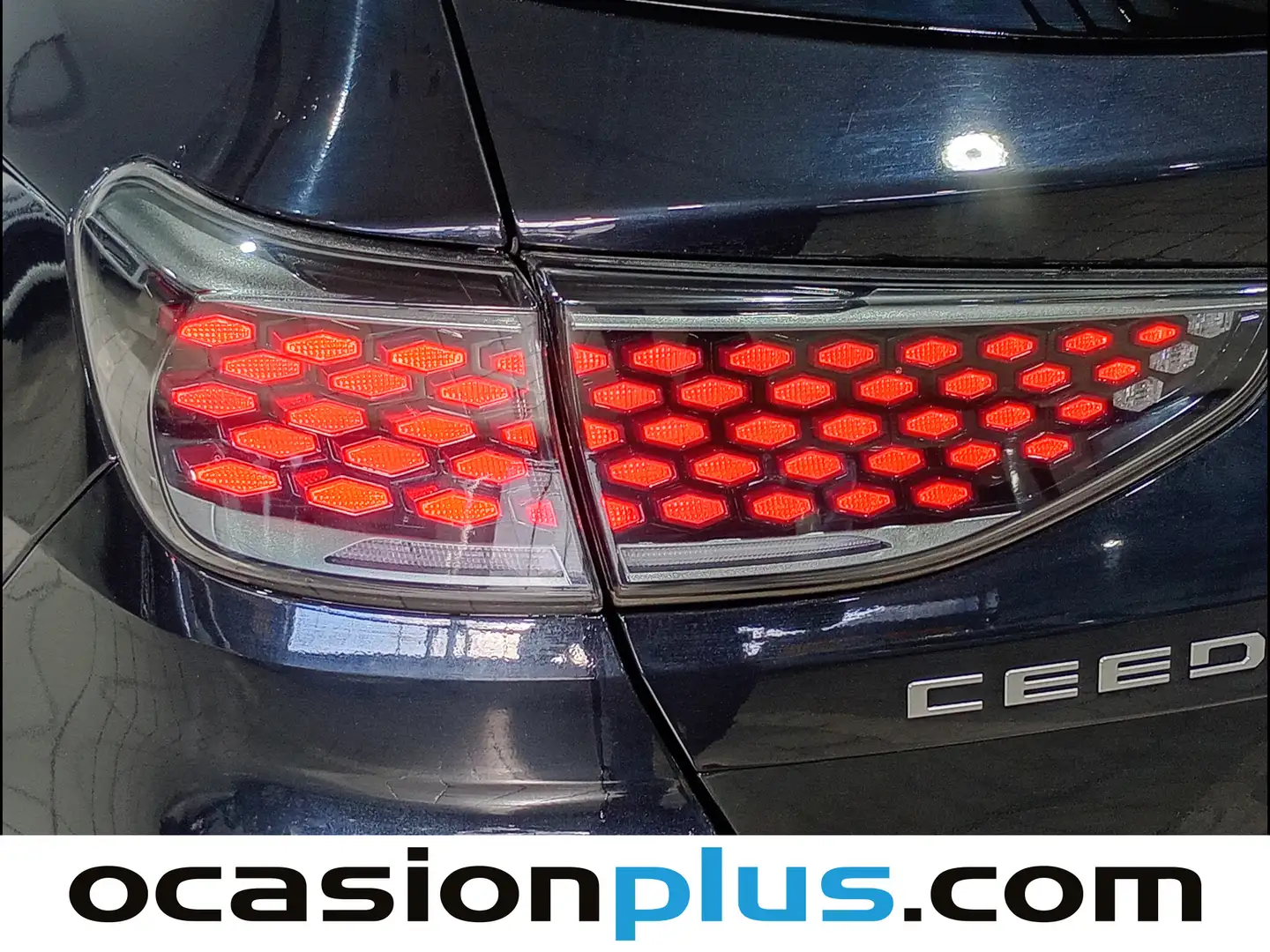 Foto KIA Ceed Kia Ceed 1.6 T-GDi GT DCT (204 CV)