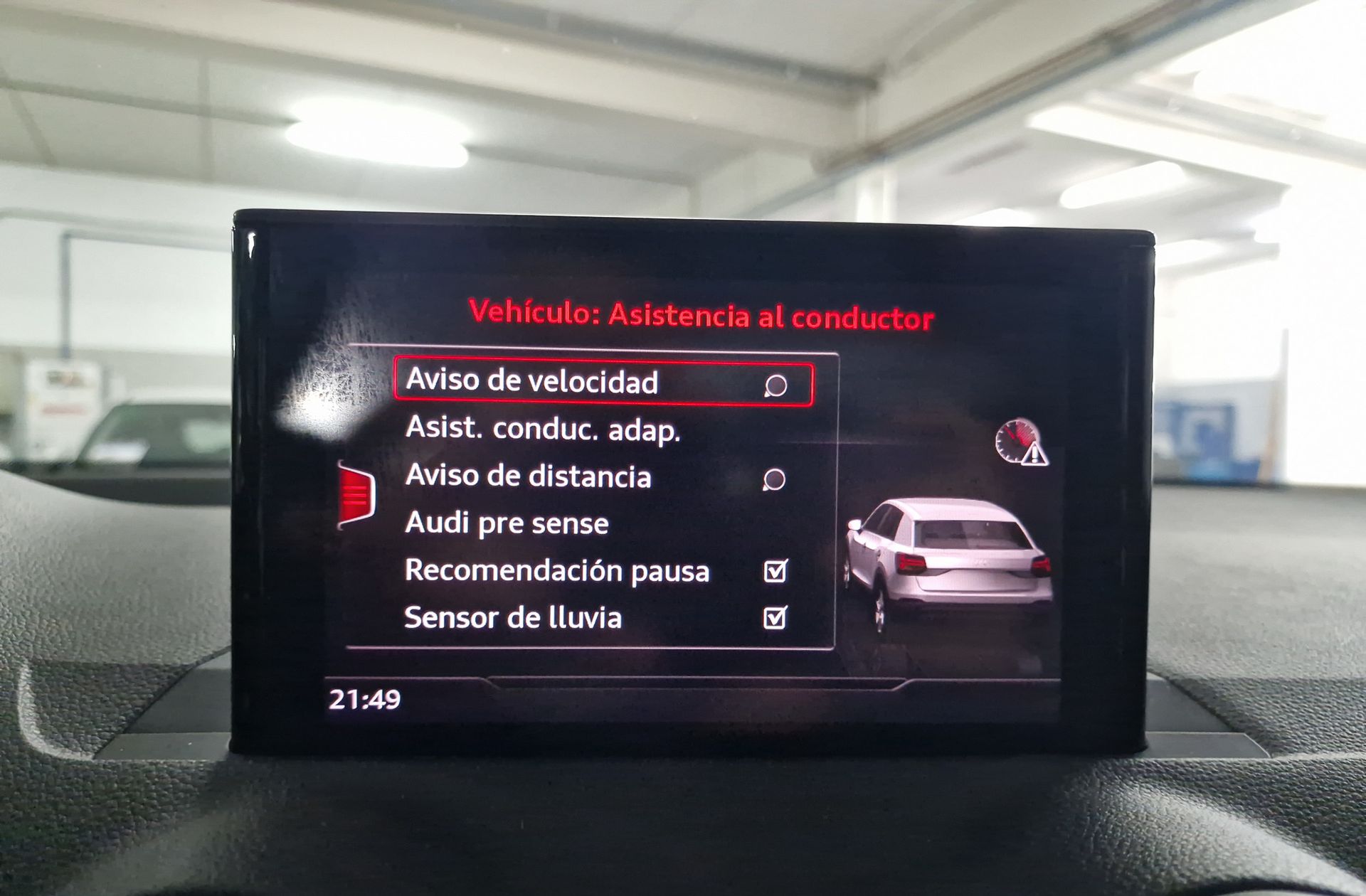 Audi Q2 30 TDI - foto 12