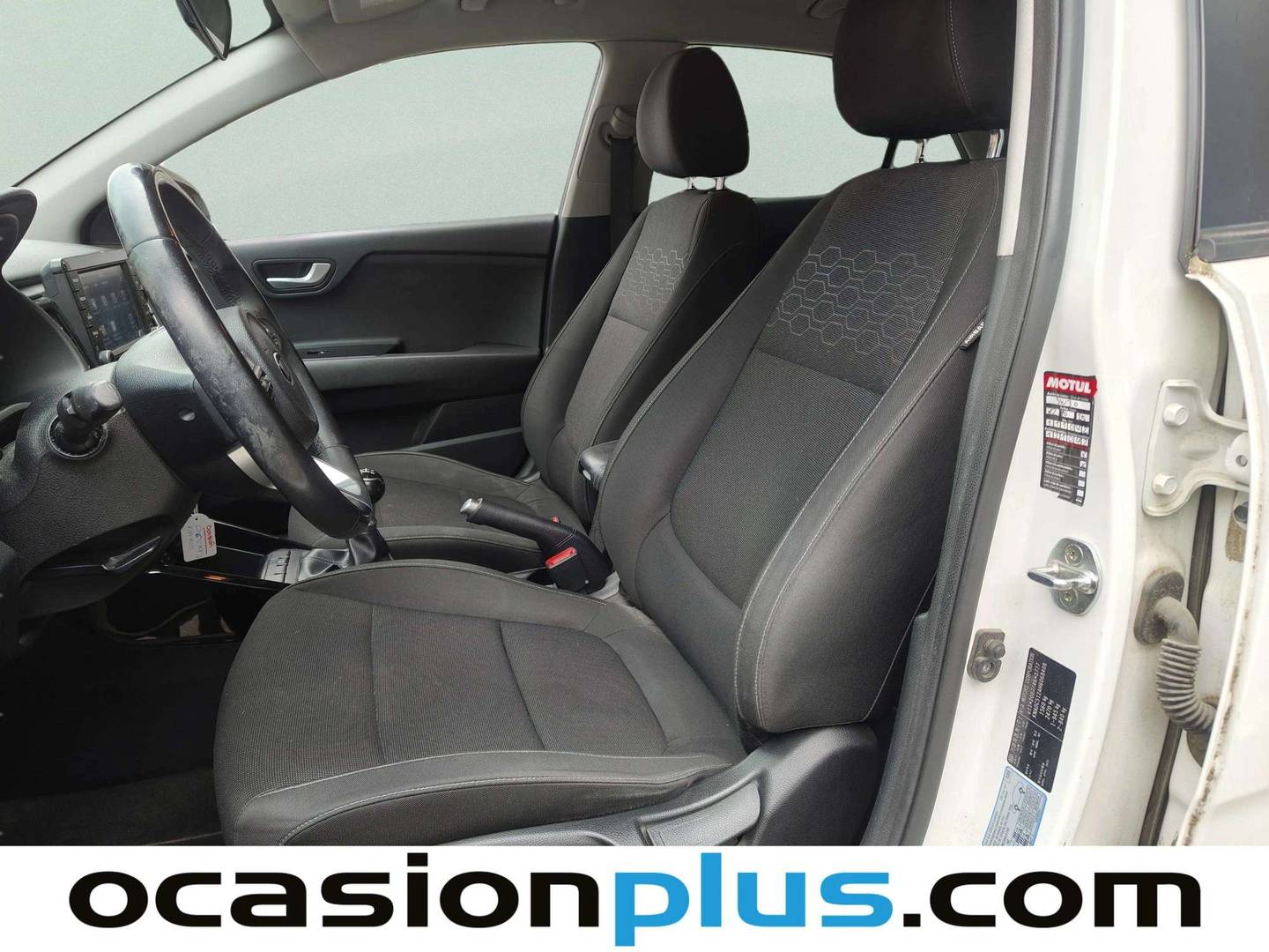 Foto asientos delanteros KIA Rio KIA Rio 1.2 CVVT Drive  (84 CV)