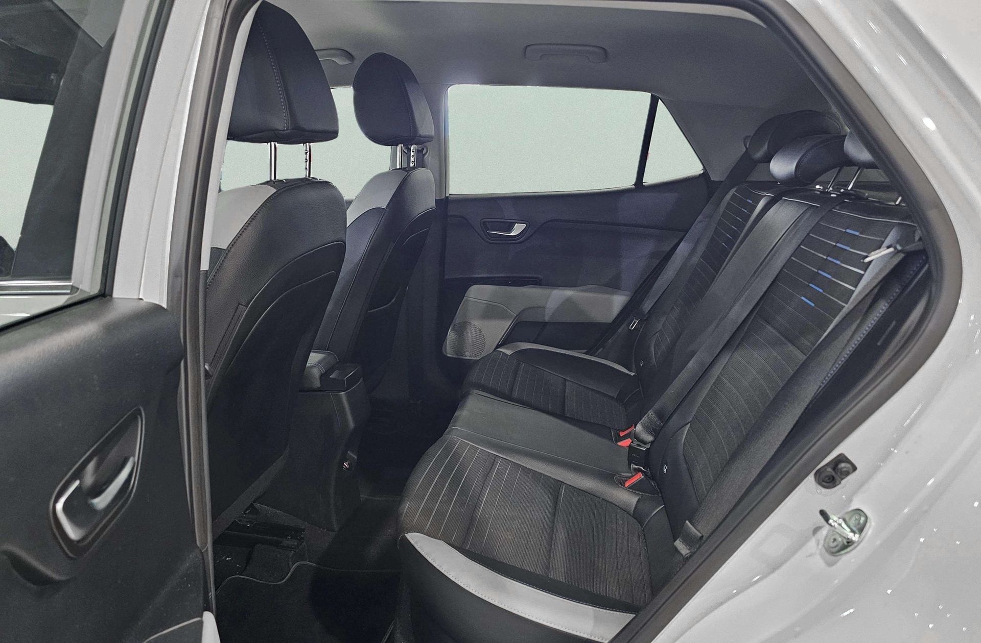 Kia Stonic 1.0 T-GDi MHEV Style Edition - foto 13