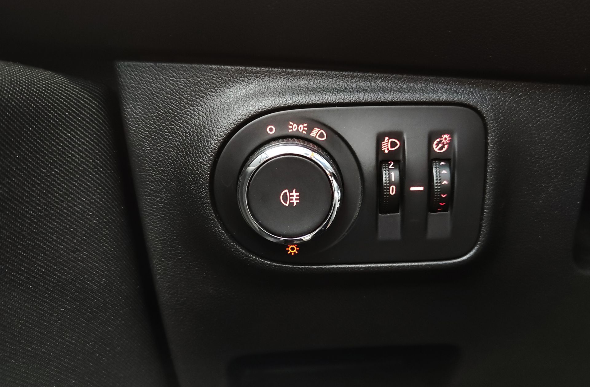 Opel Corsa 1.4 Expression - foto 20