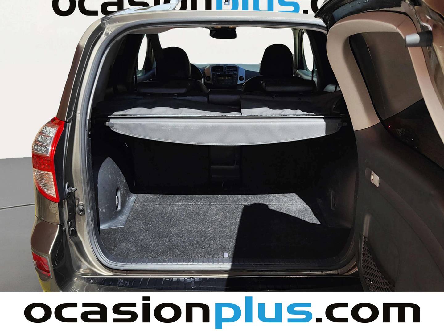 Fotos maletero Toyota Rav4 Toyota Rav4 2.2 D-D-CAT Executive Cross Sport Autodr.S 4x4 (150 CV)